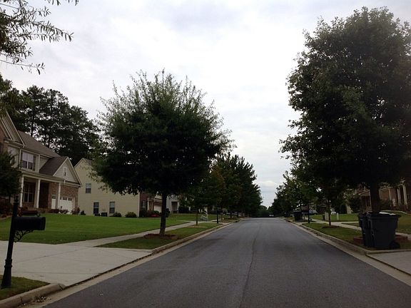 5th image of 243 Pebble Chase Ln