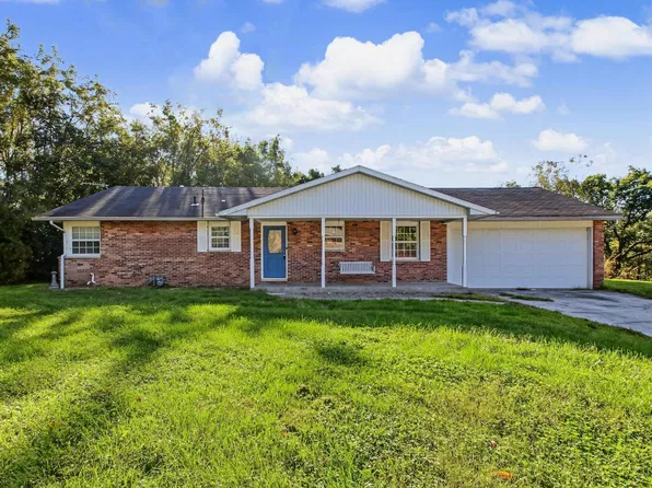 1310 Spring Lake Hls, Quincy, IL 62305