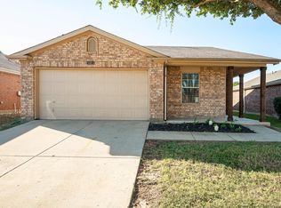 8924 King Ranch Dr, Aubrey, TX 76227