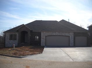 858 E Beechwood Rd, Nixa, MO 65714