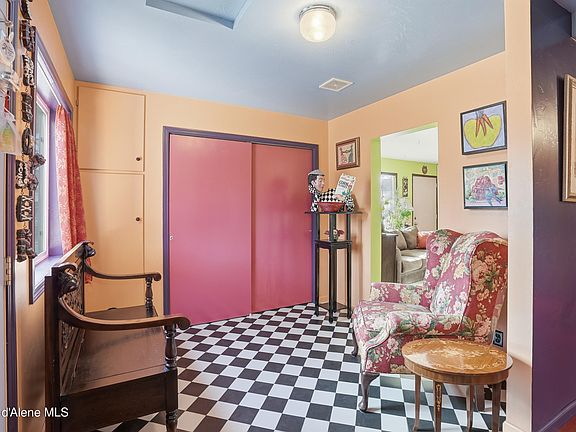 4th image of 1523 E Nettleton Gulch Rd