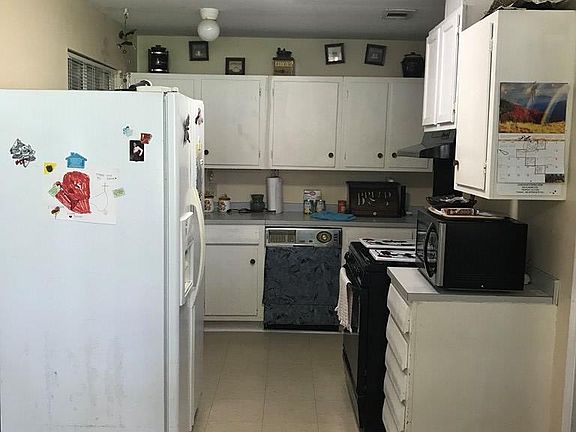 5th image of 420 Lynn St