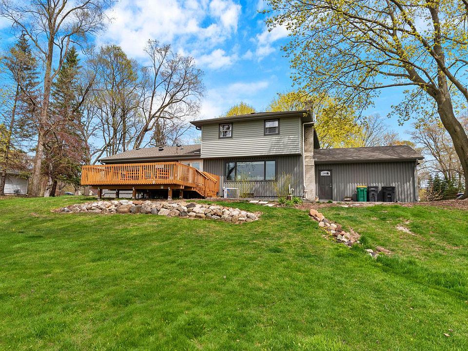 11915 North Ridgeway AVENUE, Mequon, WI 53097 Zillow