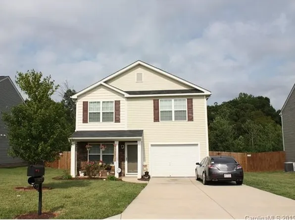 1409 River Run Dr, Lowell, NC 28098