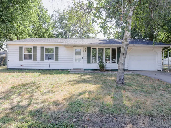 910 S Duncan Rd, Champaign, IL 61821