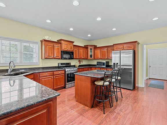 5th image of 772 Salmon Branch Rd