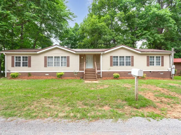 296 River Terrace Dr, Talladega, AL 35160