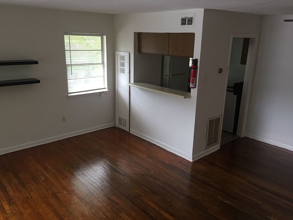 Living area view to kitchen