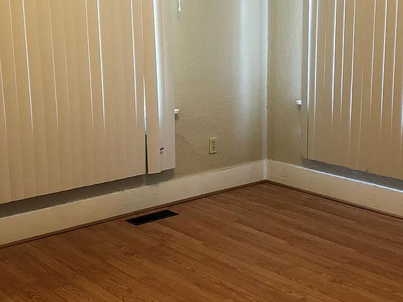 2nd image of 309 W Elm Ave