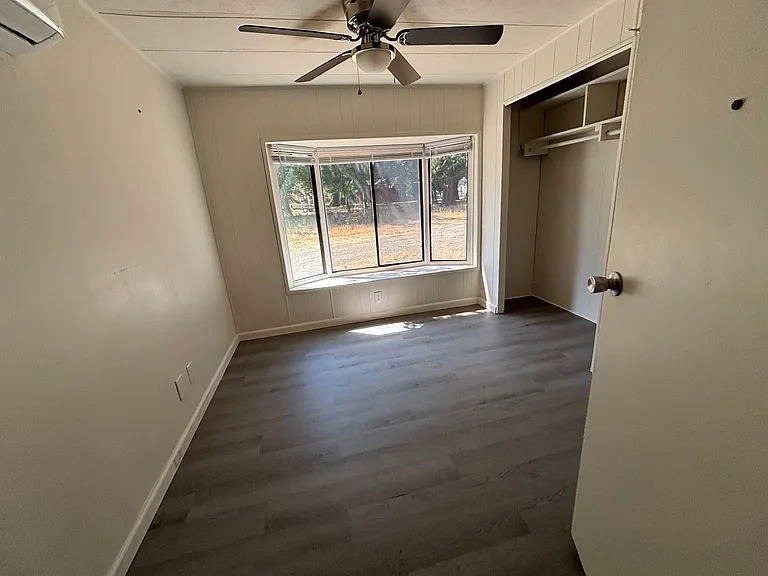 900 Callahan Way — Photo 11