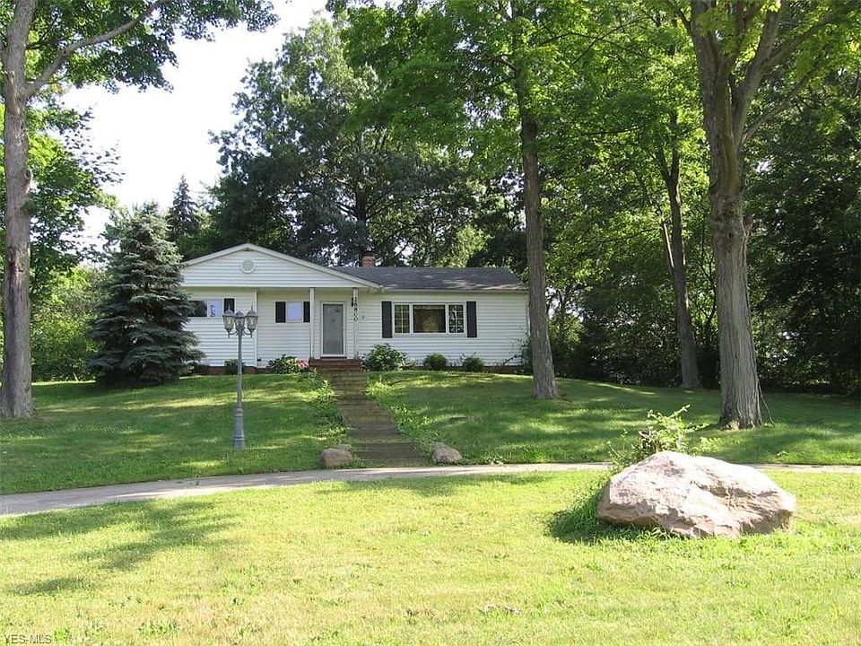 1st image of 28800 Clark Dr