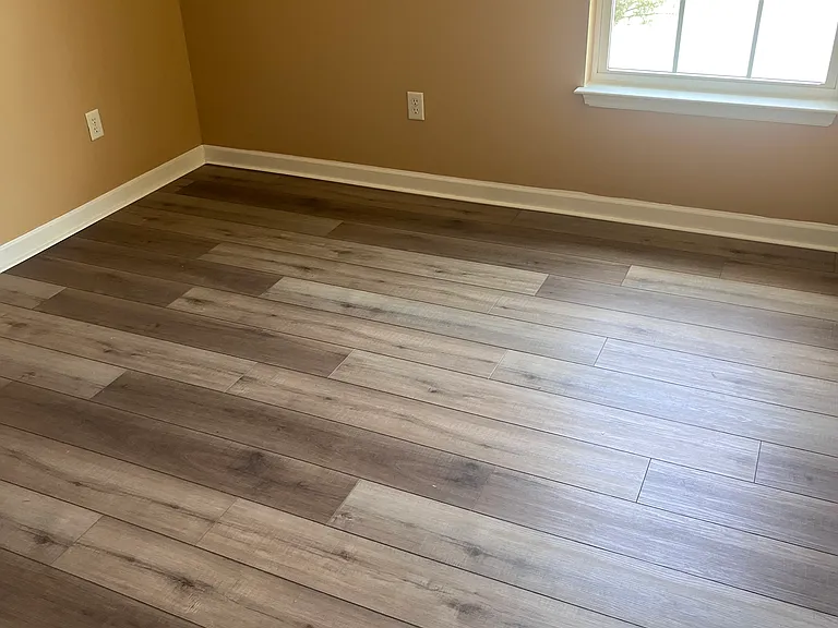 7825 Laurelton Dr — Photo 17
