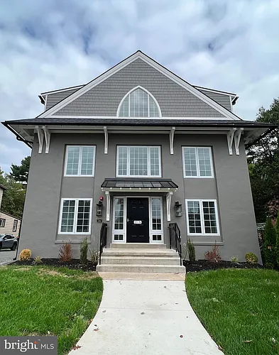 215 E Linden St #2 Photo 1