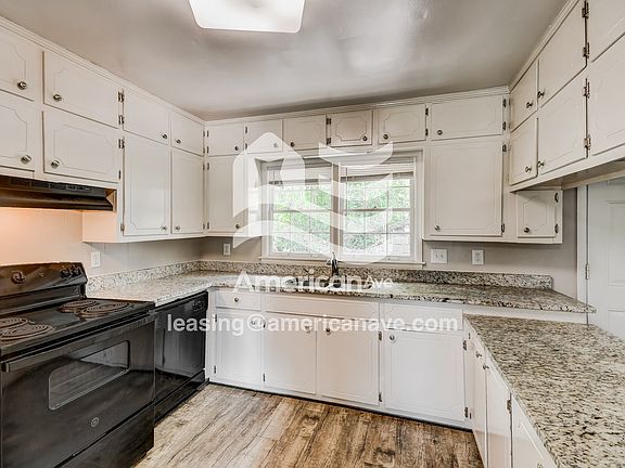328457_005_kitchen_13668592.jpg