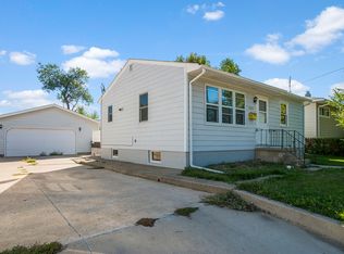 2023 11th Ave, Belle Fourche, SD 57717