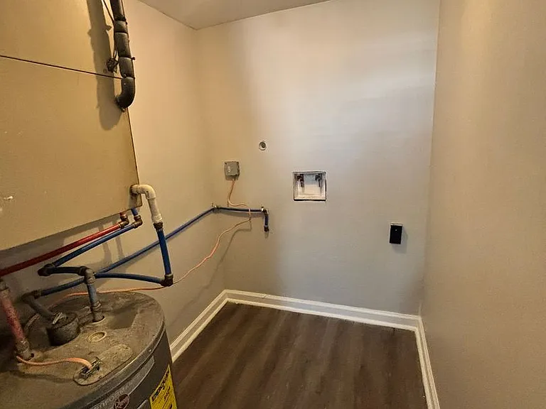 Blakely Place Apartments — Photo 21