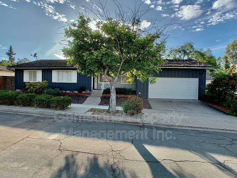 1st image of 5464 Hewlett Dr
