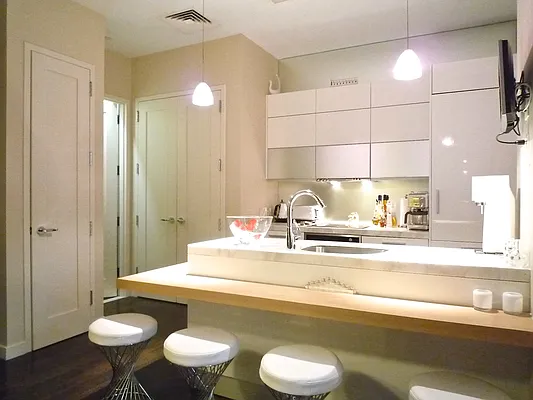 Rented by New York Residence | media 18