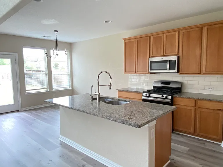 6224 Heron Dr — Photo 3
