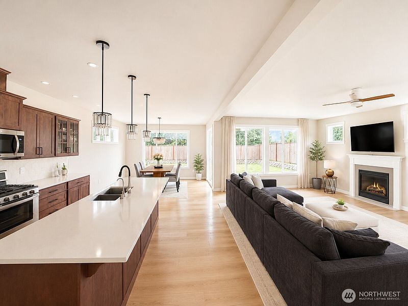 5th image of 2925 75th Avenue SW