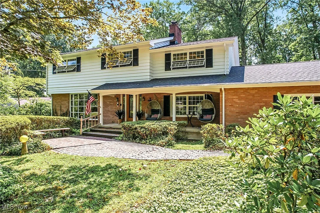 3862 Devon Dr SE photo 1
