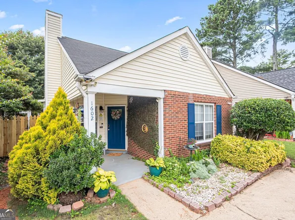 1602 Buckingham Pl, Woodstock, GA 30188