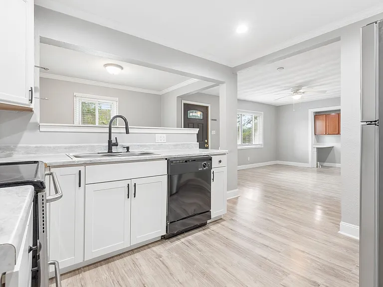 3406 Tidewater Dr — Photo 11