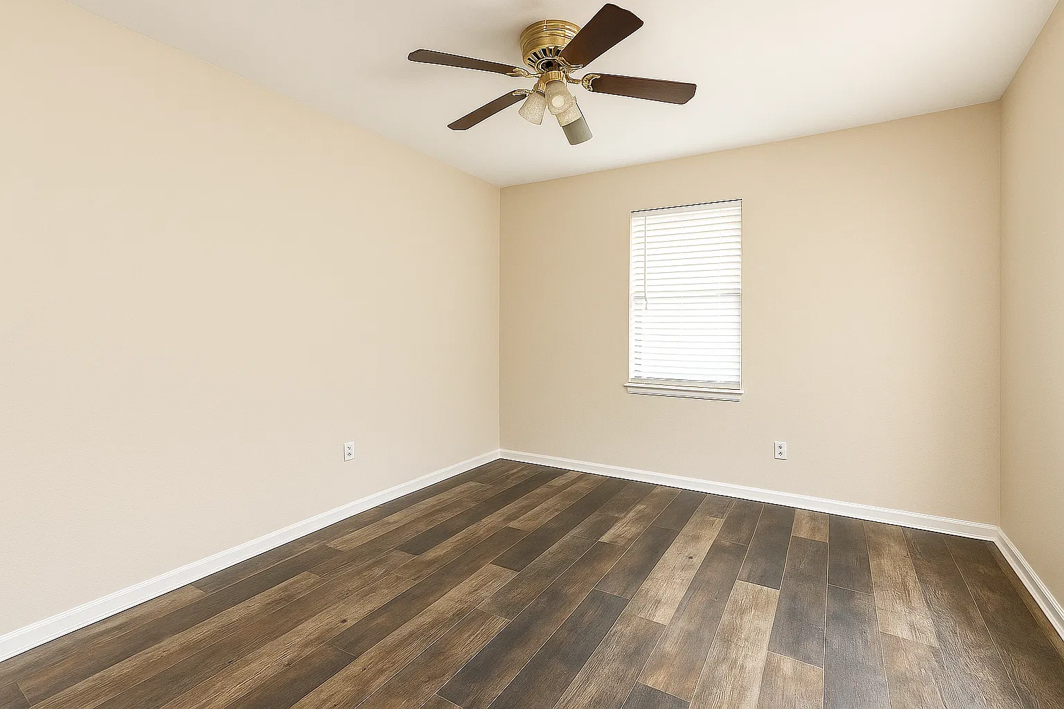 119 Gaile Ave — Photo 4