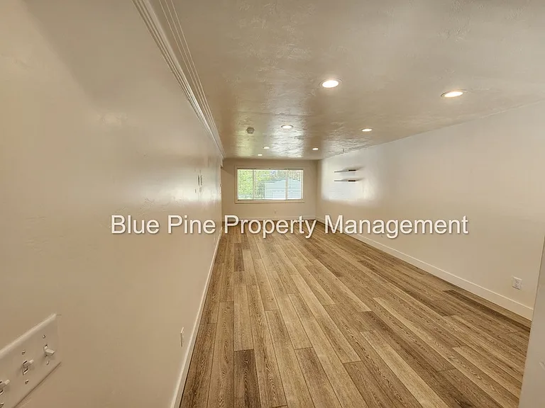 1565 S Higbee Ave — Photo 2