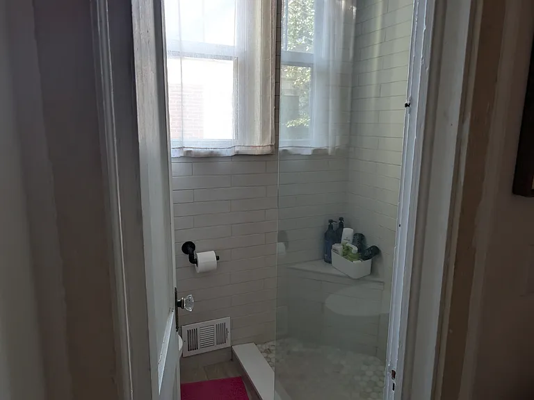 2419 Duncan St — Photo 7