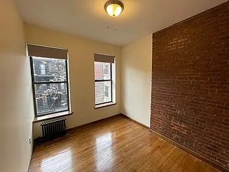Rented by Century 21 Premier 