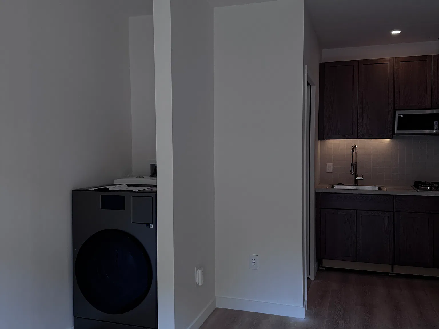 Studio, 260 sqft, $2,100 — Photo 3