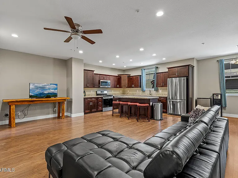 2545 W Cripple Creek Dr — Photo 3