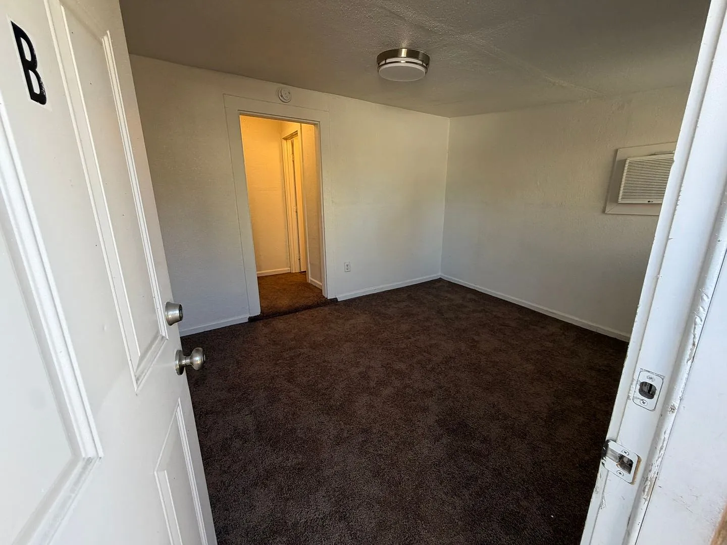 SAC T 3333 Belden — Photo 3