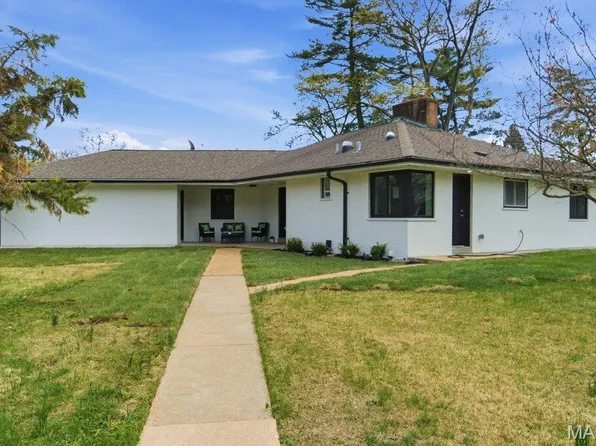 700 Jamaica Ct, Saint Louis, MO 63122