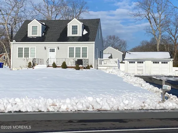 307 Herbertsville Rd, Brick, NJ 08724