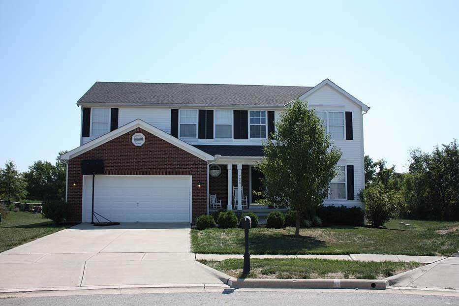 1st image of 724 Lilly Landing Ln