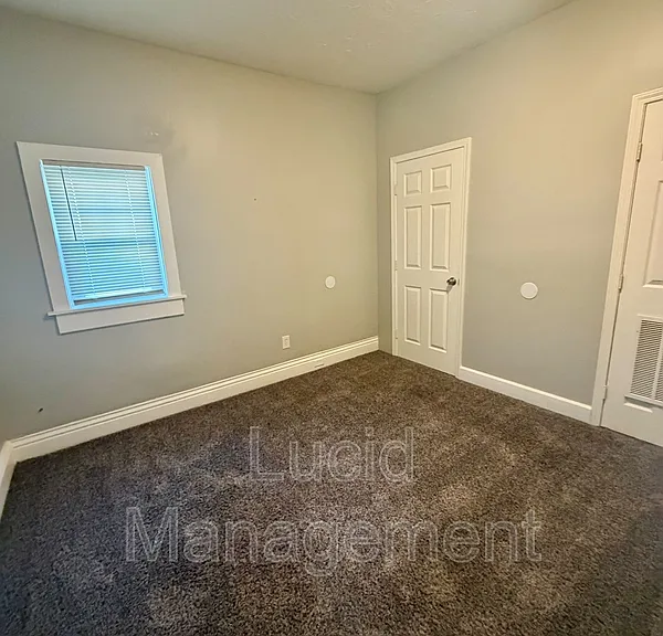 208 Ottawa Ave #1 — Photo 11
