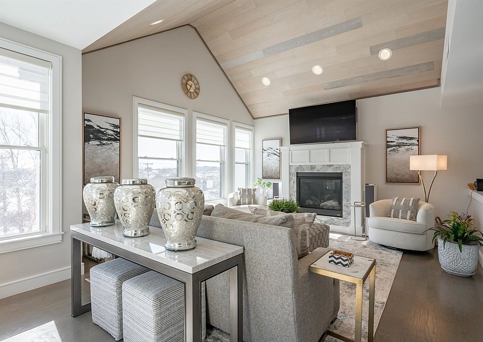 1st image of 78 Thatcher Rd Unit 6