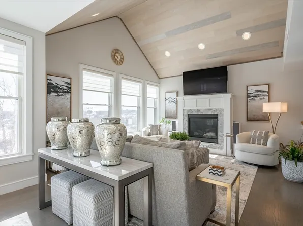 78 Thatcher Rd Unit 6, Gloucester, MA 01930