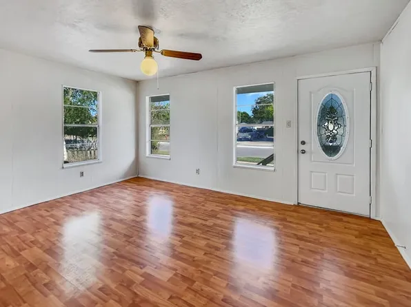 5433 Bowie St, Corpus Christi, TX 78415