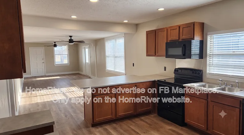 2 bed, 1.0 bath, 1196 sqft, $1,650 — Photo 2