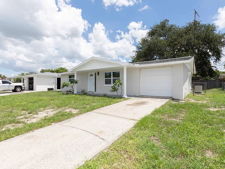 9026 Rainbow Ln — Photo 1