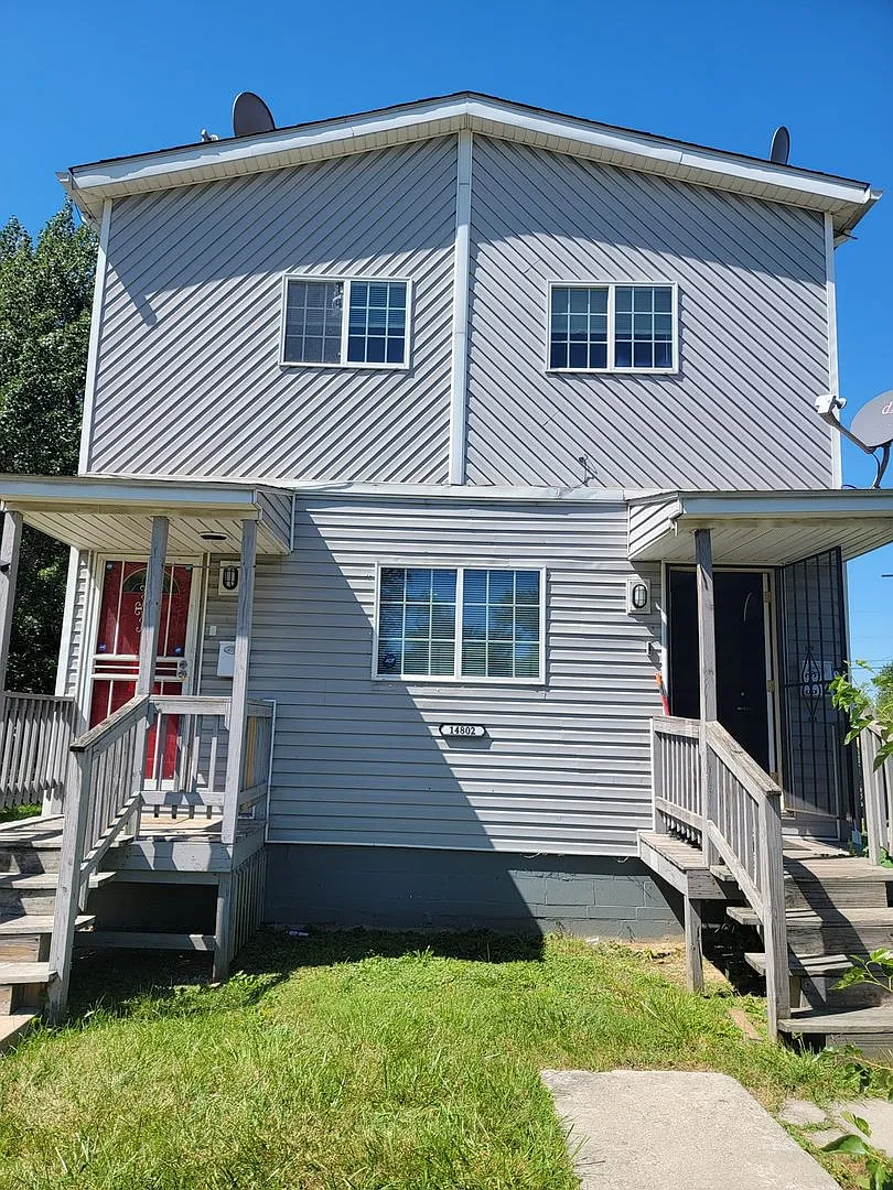 Charming 3BR Duplex in Harvey — Photo 1