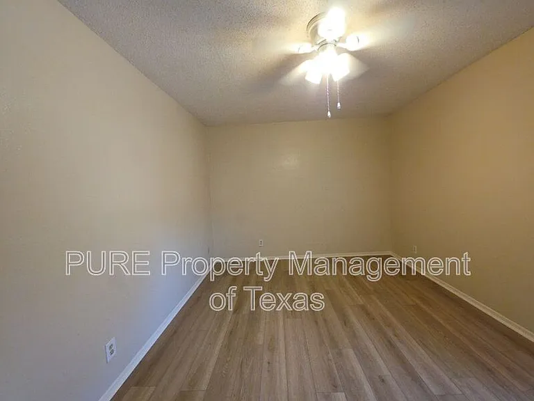5808 Wellington Dr #3 — Photo 32