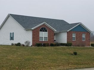 8 Executive Ct, Mattoon, IL 61938