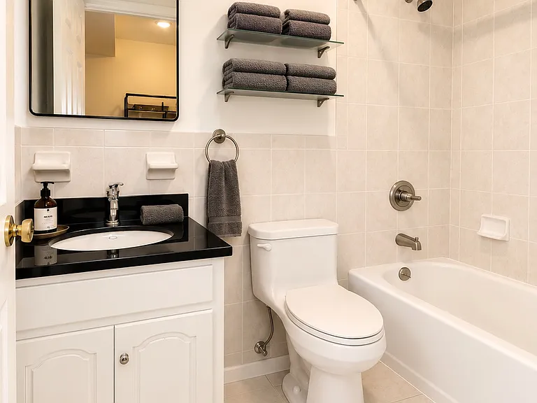 133 Essex St #402 — Photo 7