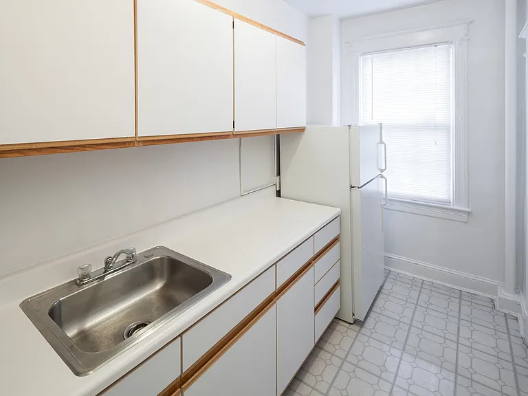 The Sedgewick Apartments — Photo 23