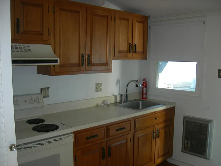 809 Tule St — Photo 2