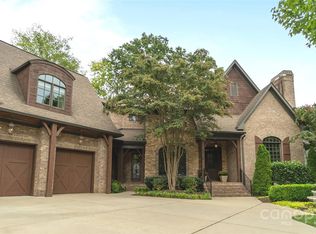 5523 Closeburn Rd, Charlotte, NC 28210